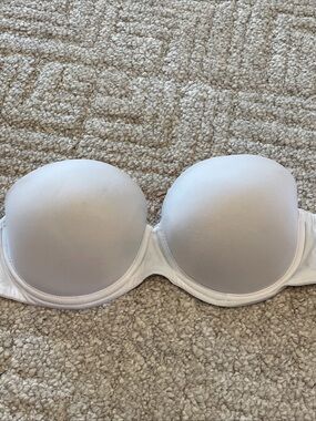 Victoria’s Secret PINK Wear Everywhere Push Up Bra 36C White Strapless